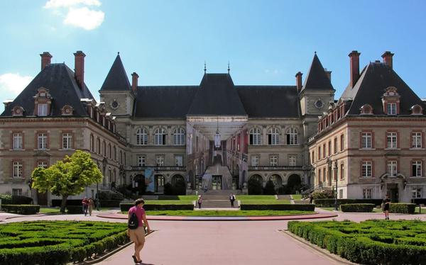Cité Universitaire: An amazing international student residence inside Paris 